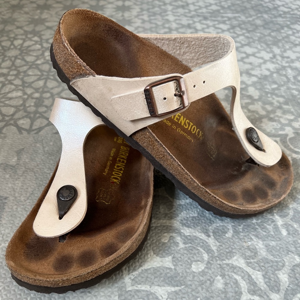 Birkenstock Gizeh sandals. Worn a few times but soles are in like new condition